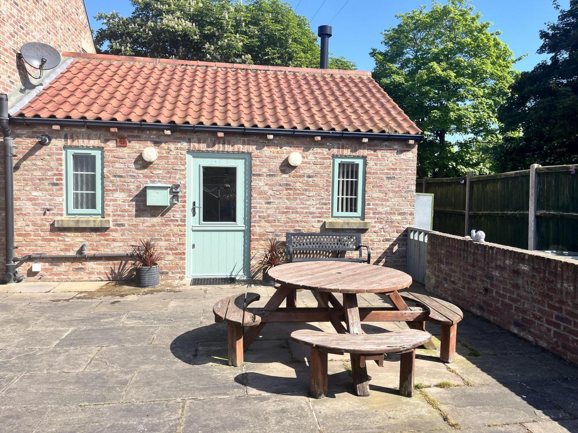 Cosy Village Location - One Bedroom Barn Barmston Buitenkant foto